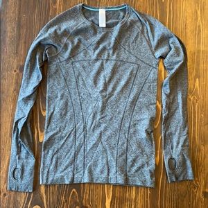 Long sleeve athletic top